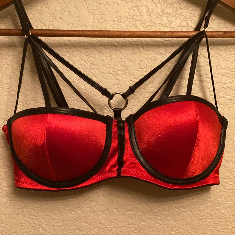 ❤️RED SATIN HARNESS BRA❤️